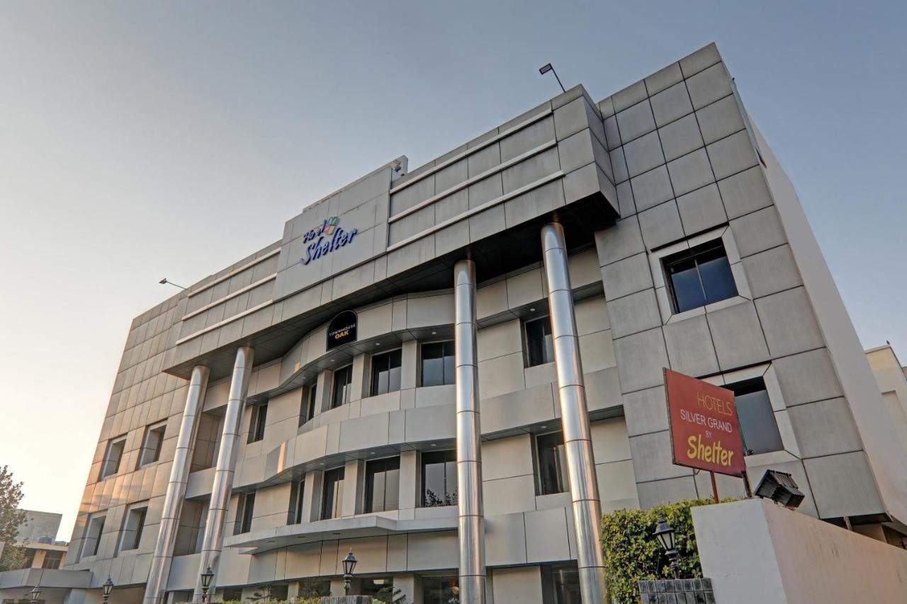 Townhouse Oak Hotel Shelter Lucknow Exterior foto